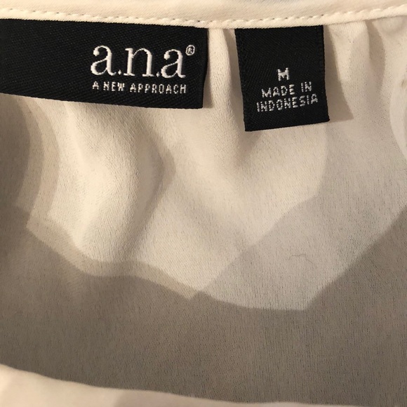 Ana flutter sleeve top - Picture 3 of 4